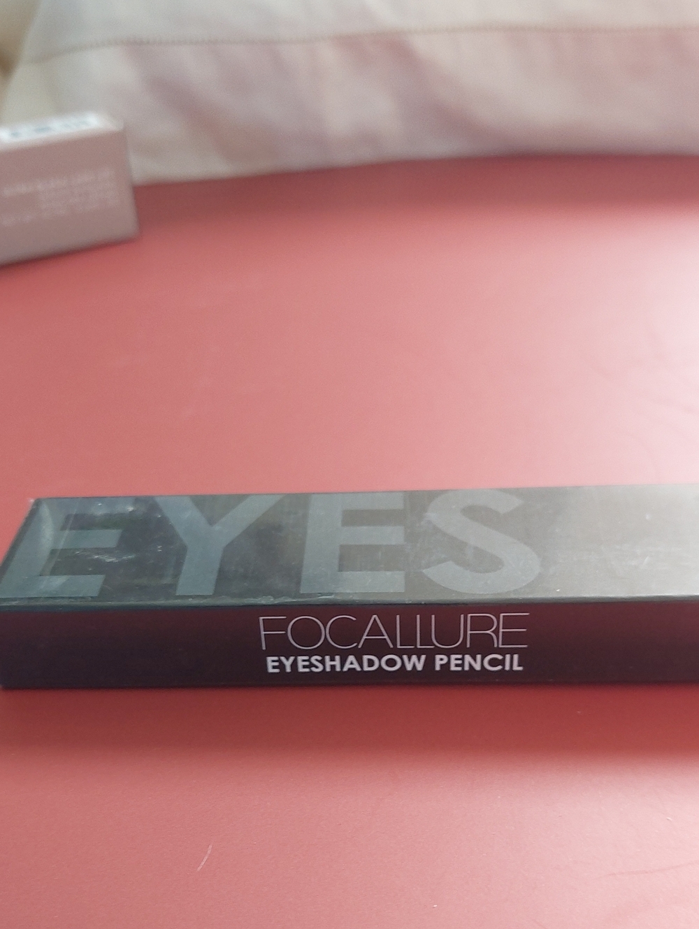 Focallure Eyeshadow Pencil in Soft Rose Pink FA38 51